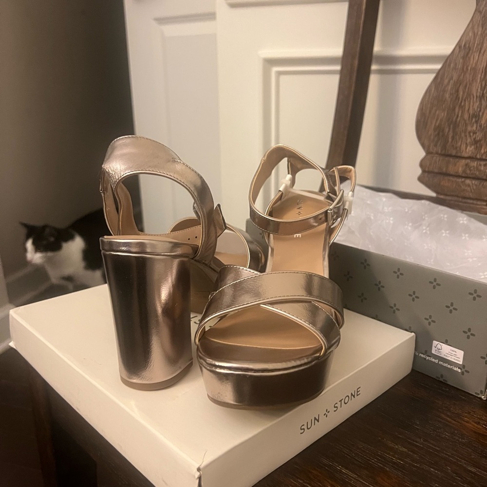 Beautiful Heels - Picture 4 of 6